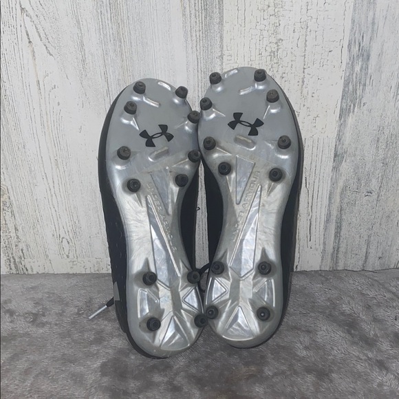 Under Armour Kids Black Soccer Cleats - Picture 7 of 8